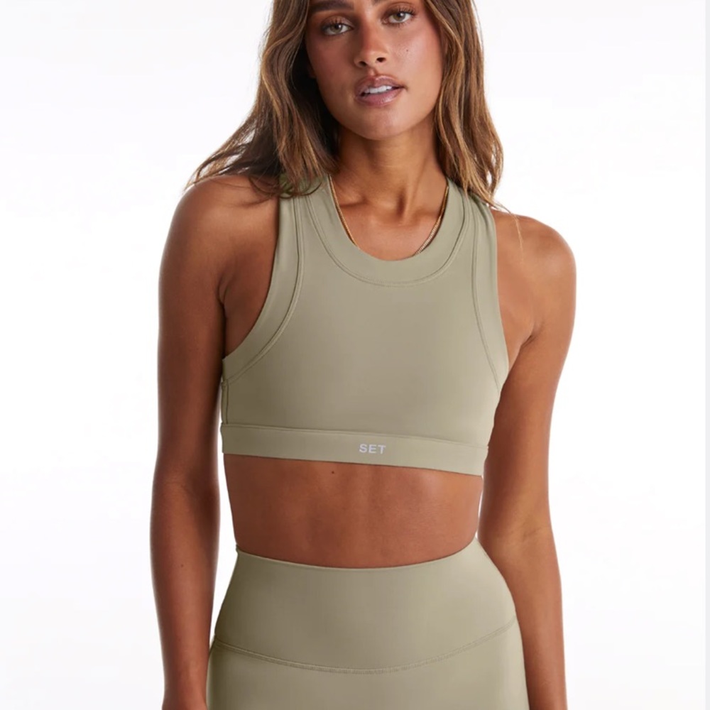 SET ACTIVE high neck bra macadamia